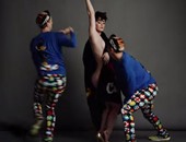 بالفيديو والصور.. كاتى بيرى "عارية" بإعلان تجارى لدار أزياء "Moschino"