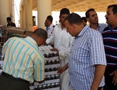 بالصور.. إحباط تهريب 9 آلاف و327 زجاجة خمور إلى ليبيا بمنفذ السلوم