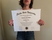 بـ50 ألف دولار.. طالبة أمريكية تعرض شهادة تخرجها للبيع "والفصال ممنوع"