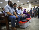 حملة "لا للأحزاب الدينية" تهدد 7 أحزاب بالحل.. ملف تفاعلى