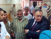 مدير عام التأمين الصحى بالشرقية يتفقد مستشفى العاشر من رمضان