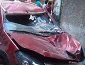 بالصور.. تهشم 5 سيارات إثر انهيار شرفة شرق الإسكندرية 
