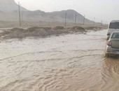 إغلاق طريق أبو زنيمة وأبو رديس بجنوب سيناء لسوء الأحوال الجوية والسيول