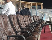 طاهر أبو زيد يظهر فى مباراة الأهلى ودجلة ويجتمع مع أبو جريشة