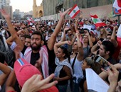 متظاهرون لبنانيون يشتبكون مع الأمن للوصول إلى مقر البرلمان ببيروت