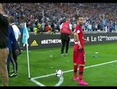 بالفيديو.. إيقاف مباراة مارسيليا وليون بسبب شغب الجماهير