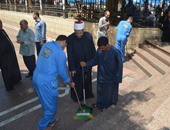 بالصور.. وزارة الأوقاف تبدأ تنفيذ حملتها الميدانية للنظافة