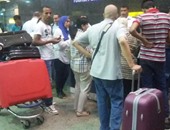 بالصور.. تجدد تجمهر ركاب خطوط ميريديانا بمطار القاهرة بسبب إلغاء رحلاتها