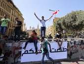 نشطاء لبنانيون يتجمعون فى ساحة "رياض الصلح" احتجاجا على أزمة النفايات