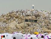 بالفيديو.. ضيوف الرحمن فى يوم المغفرة على جبل عرفات