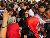 الشرطة النسائية تنتشر أمام سينمات وسط البلد لمواجهة التحرش