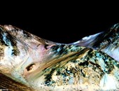 بالصور.. ناسا تعلن رسميًا عن وجود مياه متدفقة على سطح المريخ
