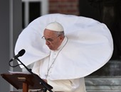 بالصور.. رواد مواقع التواصل يتلاعبون بصور البابا فرنسيس بـ"الفوتوشوب"