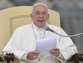 بالفيديو.. البابا فرانسيس يفقد أعصابه وينعت شخص أوقعة بـ "الأنانى"  