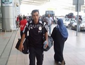 احتجاز مدرب المنتخب 10 ساعات فى مطار دبى بسبب "التأشيرة"