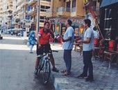 صحافة المواطن: قارئ يشارك بصورة لمحافظ الإسكندرية يستقل دراجته