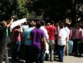 "التضامن" تتسلم مطالب العاملين بالتأمينات المتظاهرين أمام الوزارة