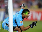 الفيفا يبرز لقطة تسليط "ليزر" الجماهير فى وجه حارس كوستاريكا