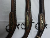 جمارك الدخيلة تضبط محاولتى تهريب طبنجة وطلقات وألعاب نارية وورق طباعة