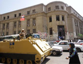 وقفة لأعضاء "كفاية" أمام دار القضاء للمطالبة بإعادة محاكمة مبارك