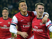 بالفيديو.. نجوم آرسنال تسوق لـ"تلفريك الإمارات" 