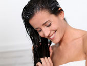 زيت الخروع واللوز الحل الأفضل لتطويل الشعر 