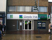 مصرف "لويدز" البريطانى يعلن الاستغناء عن 1230 موظفا
