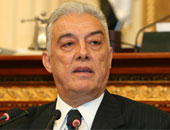 وزير البترول والأزمات