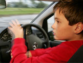 إشارة مرور.. تعرف على محاذير القيادة حال وجود أطفال داخل سياراتك 