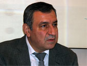 عمال "الخدمات الجماهيرية" يطالبون بتثبيتهم 