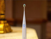 فرشاة أسنان ذكية تشجع المستخدم على الاهتمام بنظافة الفم