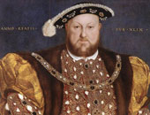 عرض "التاج الذهبى" للملك هنرى الثامن فى قصره بلندن