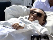 الاتحاد الأوروبى يمدد تجميد أموال مبارك ونجليه و17شخصاً من نظامه لمدة عام
