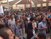 مظاهرات بجامعة القاهرة للمطالبة بإعادة محاكمة مبارك