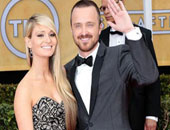 " آرون بول " يعقد قرانه على خطيبته