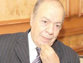 وصول وزير التنمية المحلية ورئيس مجلس الدولة لمقر عزاء المستشار عنانى عبدالعزيز
