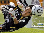 حارس اليابان يحذر زملاءه من تكرار أخطاء 2002