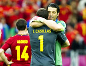 كاسياس يمدح مثله الأعلى قبل مواجهته فى النهائى