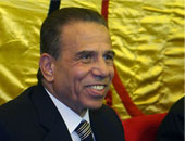 وصول جثمان عبد العظيم وزير إلى القاهرة فجر الأربعاء
