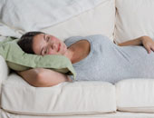 دراسة فرنسية: "نوم المرأة" يجنبها علامات الشيخوخة ويجعلها أكثر جمالا