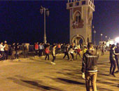 نشطاء يحيون ذكرى شهداء محمد محمود على كوبرى ستانلى بالأسكندرية