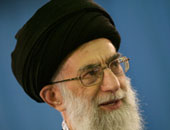 خامنئى : عدم رفع العقوبات عن إيران يهدد الاتفاق النووى