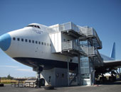 بالصور: إقامة فندق فخم بإحدى الطائرات