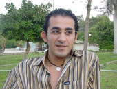 حلمى يتصل بـ"المرحوم" غريب محمود  للتمثيل 