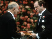 جوائز نوبل تجسيد لوصية العالم ألفريد نوبل