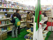 إقبال زوار معرض الكتاب بالجزائر على الكتب الدينية والعلمية والأطفال