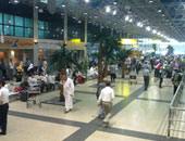 القنصلية المصرية فى الكويت تساعد 60 مصريا على العودة للبلاد 