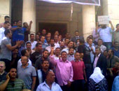 اعتصام عاملين بـ"كار جاس" احتجاجاً على عدم ضم الإدارة لمدة خدمتهما