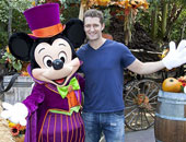 ماثيو موريسون يحتفل بعيد ميلاده مع "ميكى ماوس"