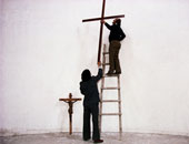 قاضٍ أسبانى يأمر بإزالة الصلبان من المدارس